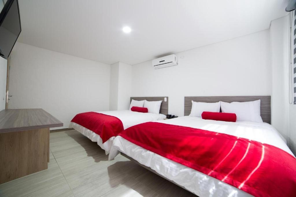 Hotel Med 70 Medellín Kültér fotó
