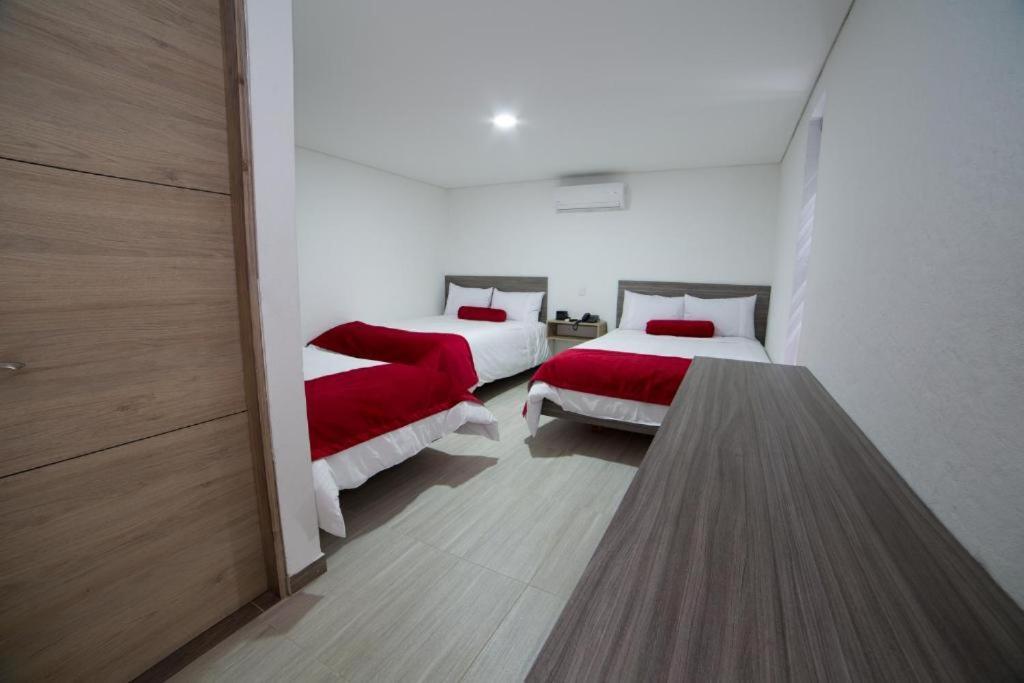 Hotel Med 70 Medellín Kültér fotó