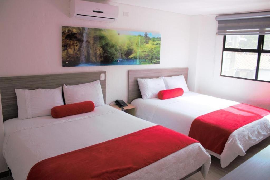 Hotel Med 70 Medellín Kültér fotó