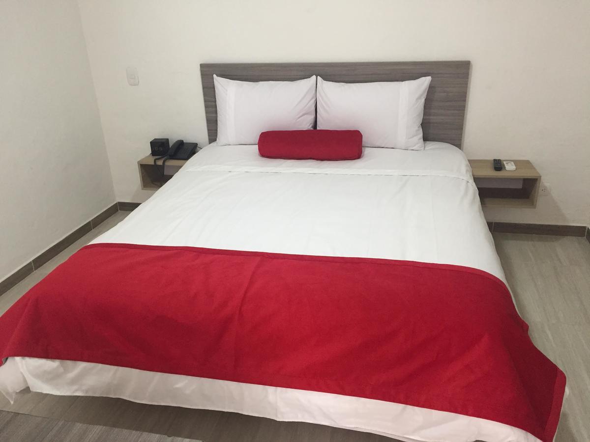 Hotel Med 70 Medellín Kültér fotó