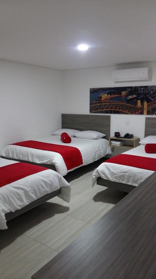 Hotel Med 70 Medellín Kültér fotó