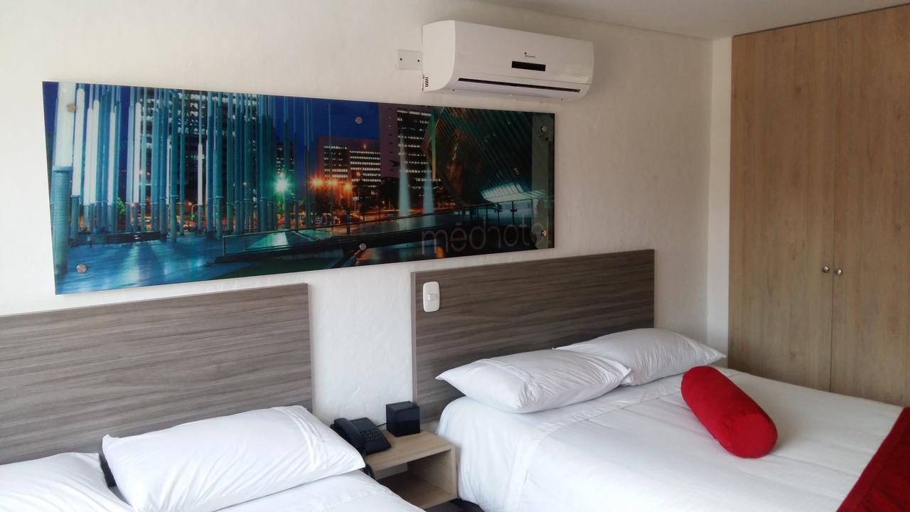 Hotel Med 70 Medellín Kültér fotó