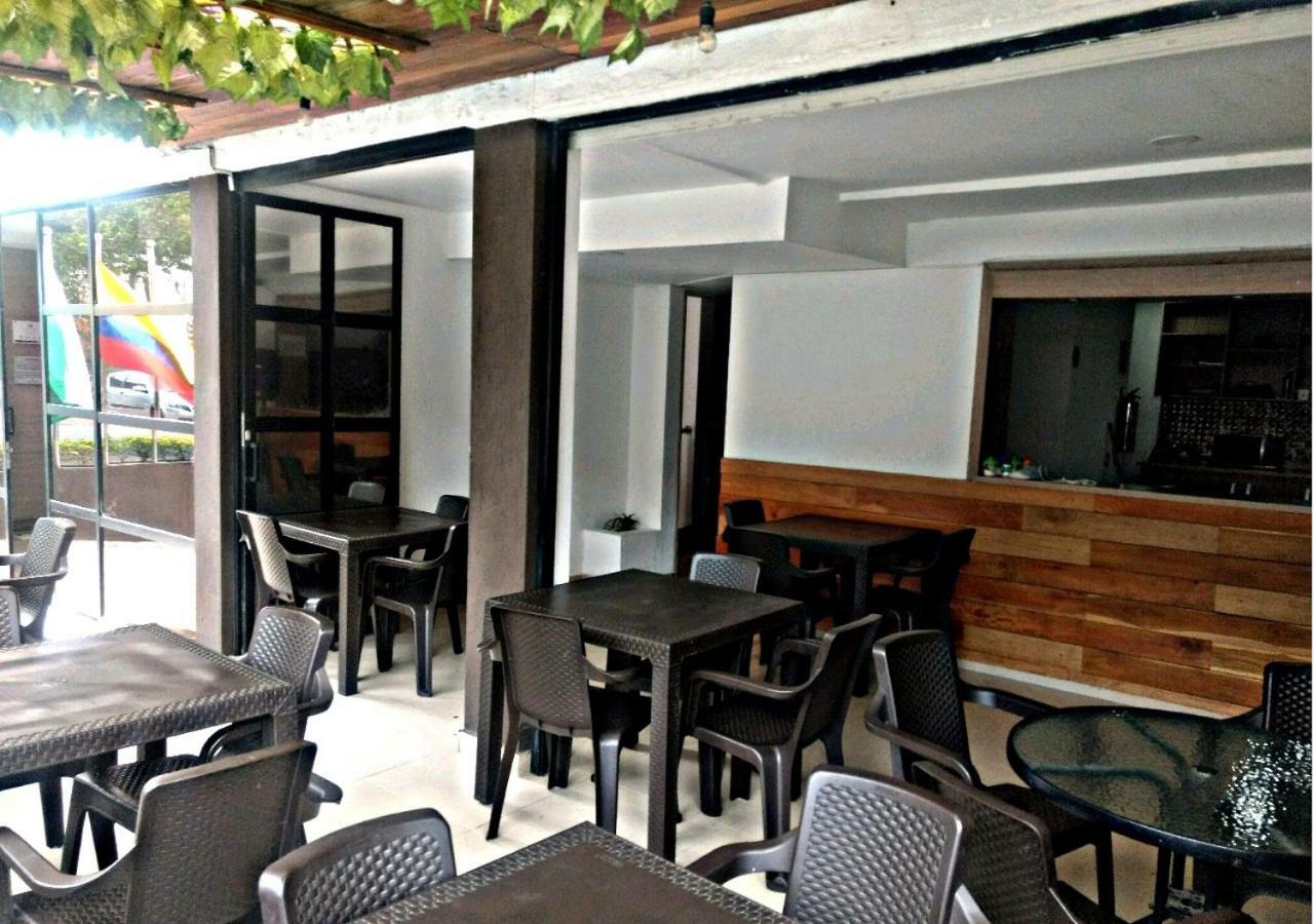 Hotel Med 70 Medellín Kültér fotó